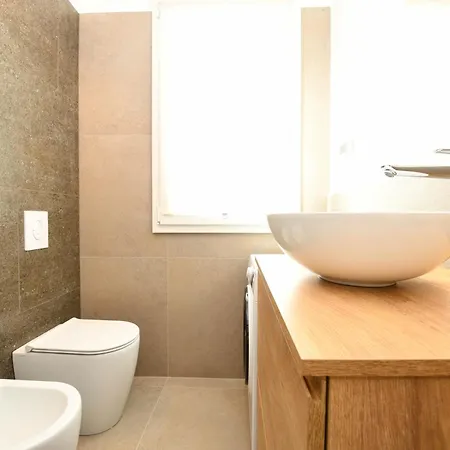 Paradeis Apartment *